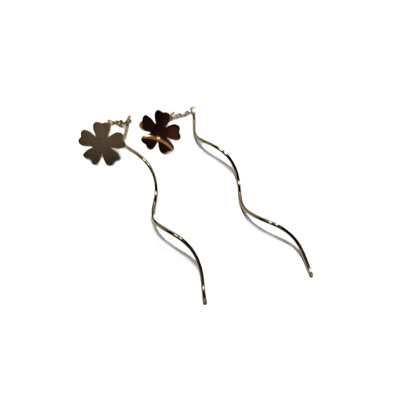 گوشواره طلا مینیمال طرح پیچ گل فانتزی