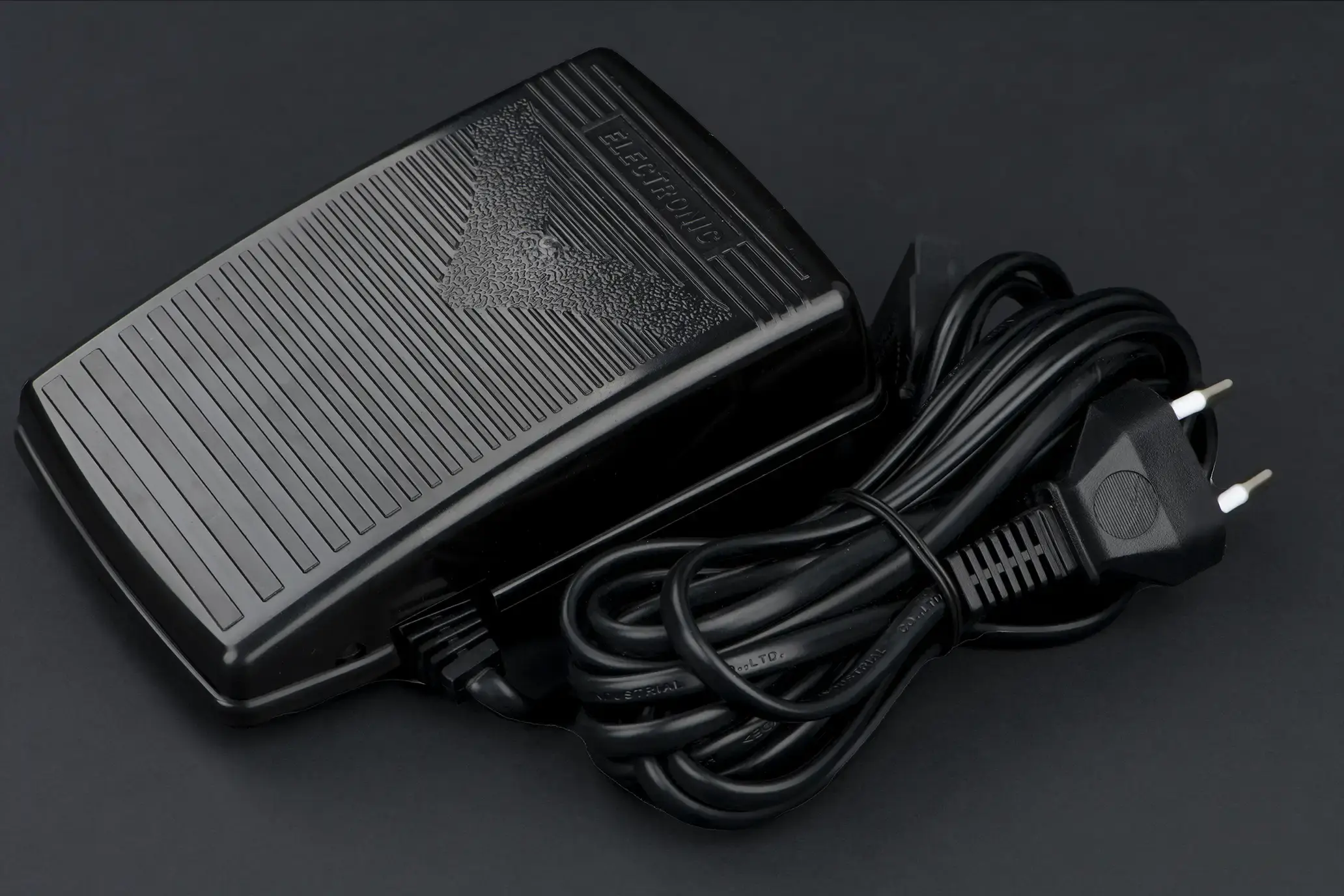 چرخ خیاطی جانتک مدل 1012