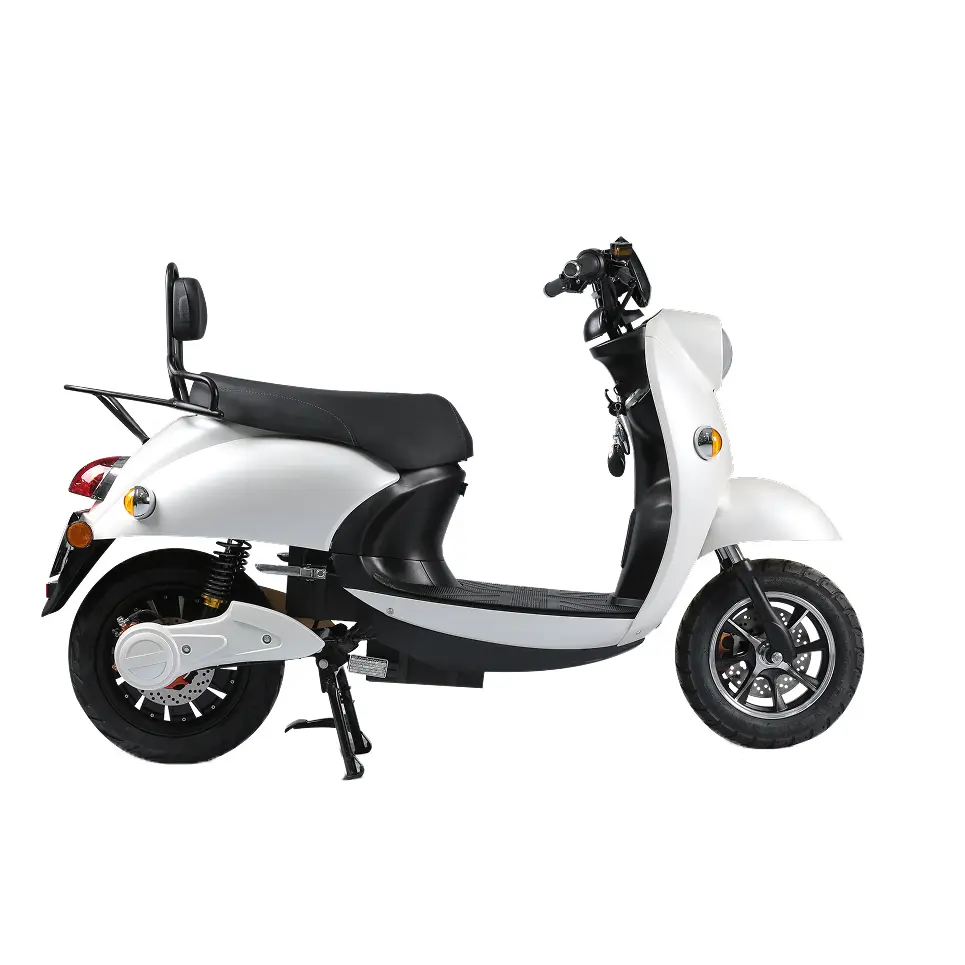 موتورسیکلت مادو 130 سفید