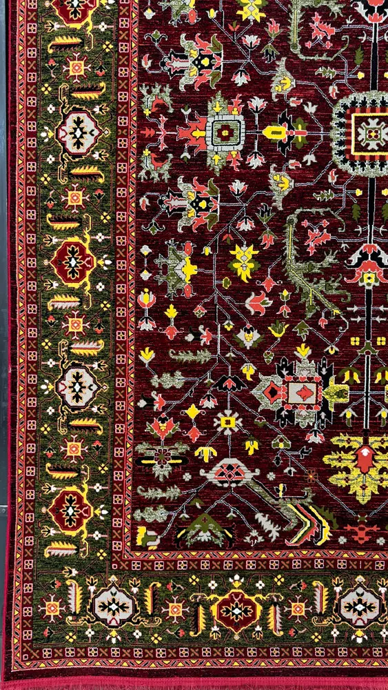 فرش 700 شانه اکرلیک طرح زمرد زمینه لاکی