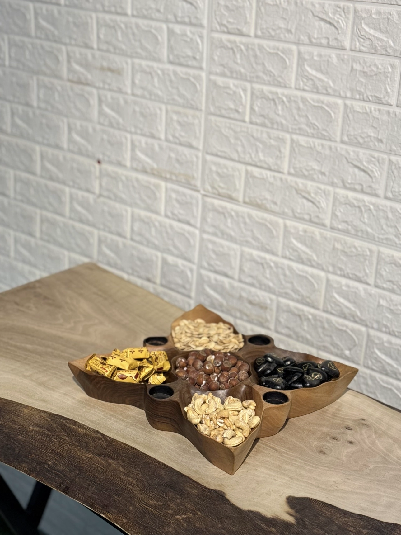 مزه خوری چهار خانه چوب گردو کیو وود کد 3008