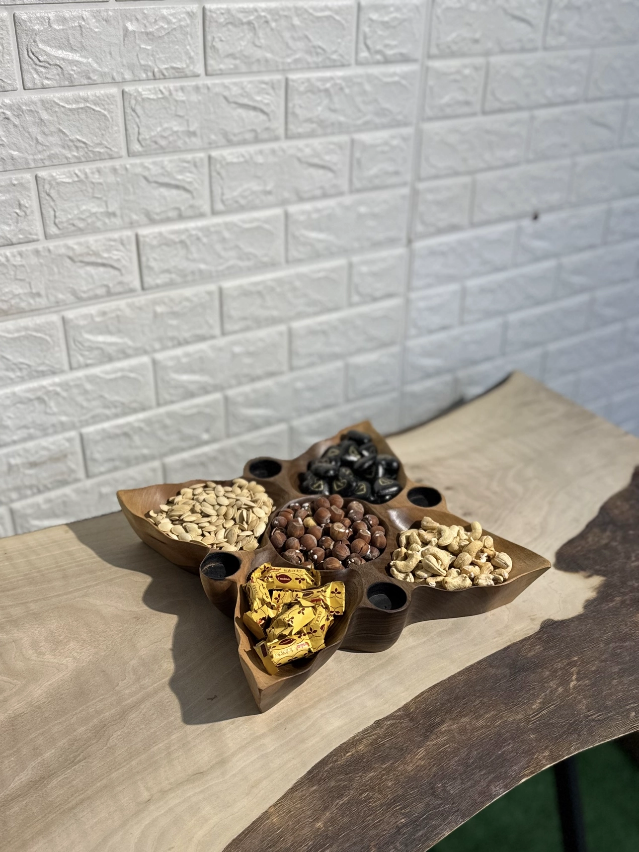 مزه خوری چهار خانه چوب گردو کیو وود کد 3008