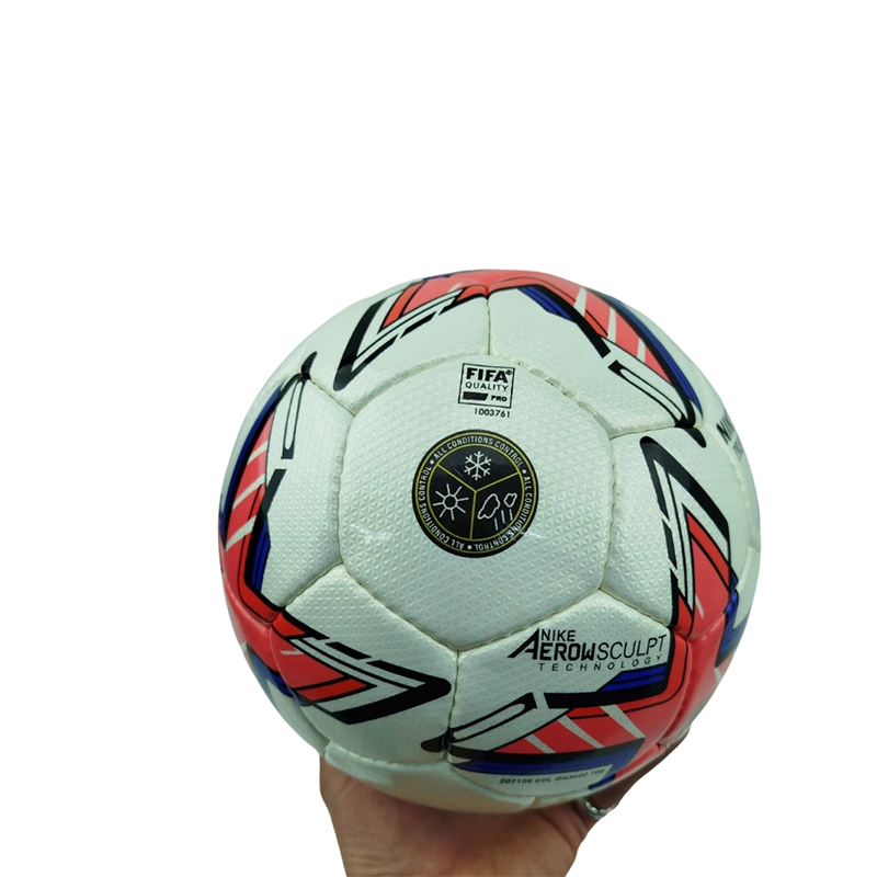 توپ فوتبال دوختی نایک مخصوص چمن طبیعی