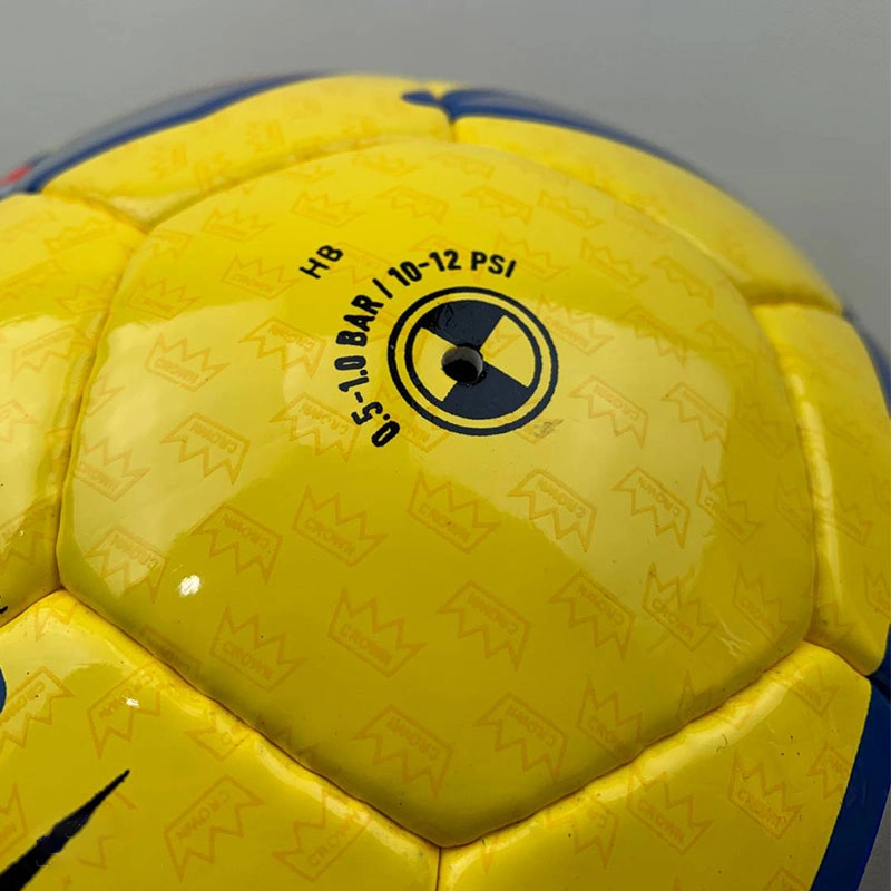 توپ فوتسال نایک فلایت نیمه تنبل ، پرمیر لیگ انگلیس