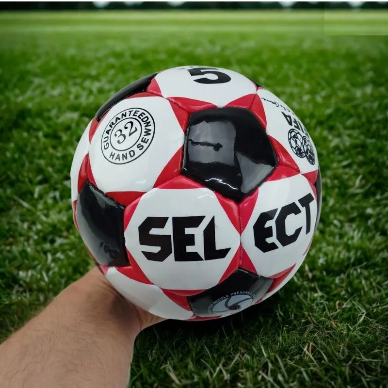 توپ فوتبال سایز ۵ سلکت