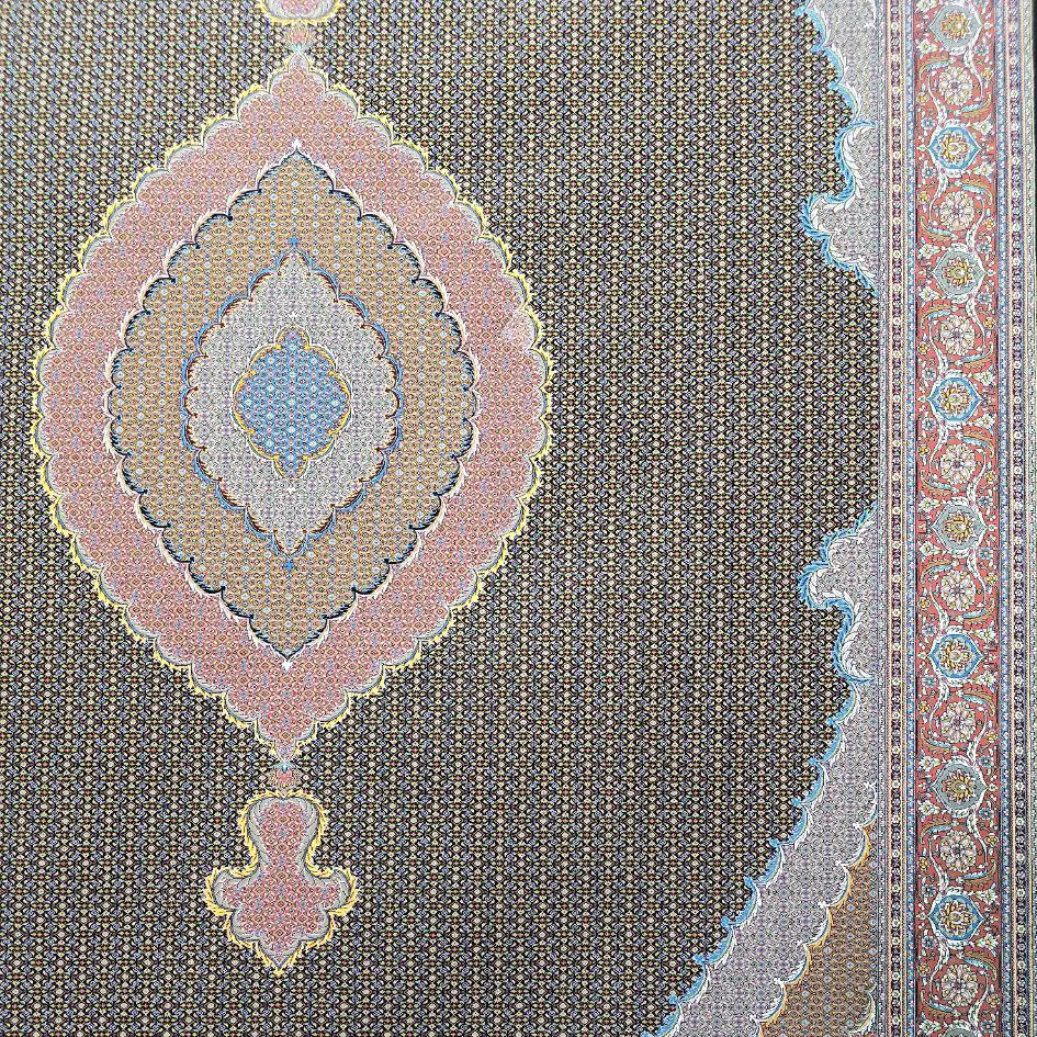 فرش 700 شانه آکرلیک تراکم 2550 کمیل مدل تیغ ماهی رنگ زمینه قهوه ای