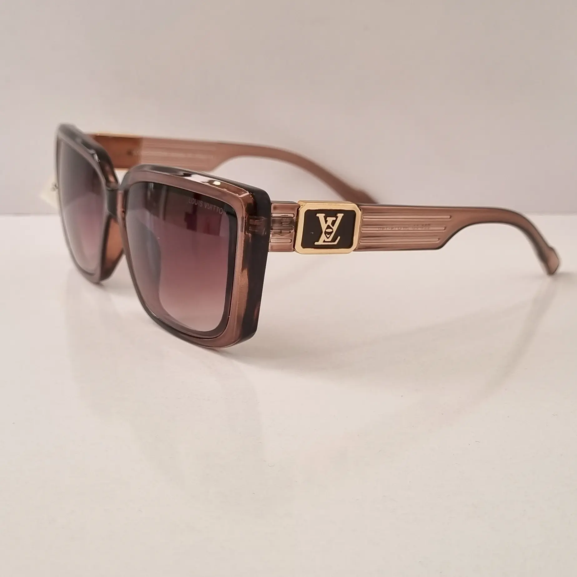 Louis Vuitton 226-20