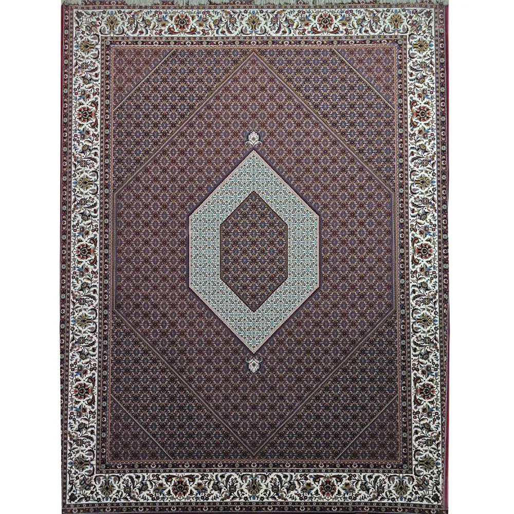 فرش 700 شانه آکرلیک تراکم 2550 کمیل مدل بیجار رنگ زمینه لاکی