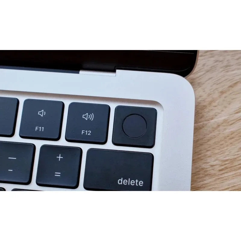 لپ تاپ 13.6 اینچی اپل مدل MacBook Air MDH84 2026 LLA-M5-16GB RAM-1TB SSD