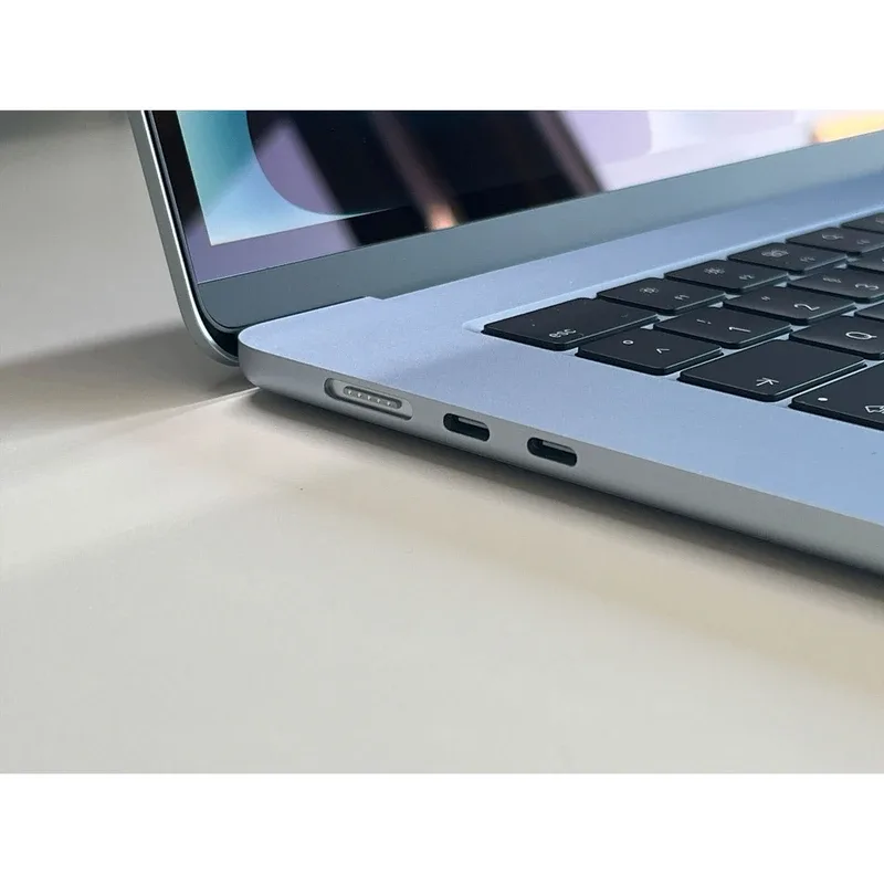لپ تاپ 15.3 اینچی اپل مدل MacBook Air MDVF4 2026 LLA-M5-24GB RAM-1TB SSD