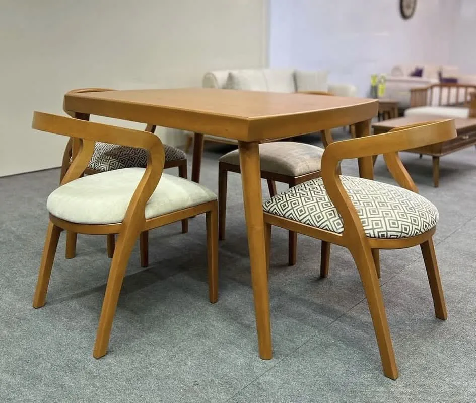 میز ناهار خوری برند دلنشین مدل ژوبین جنس کلاف چوب